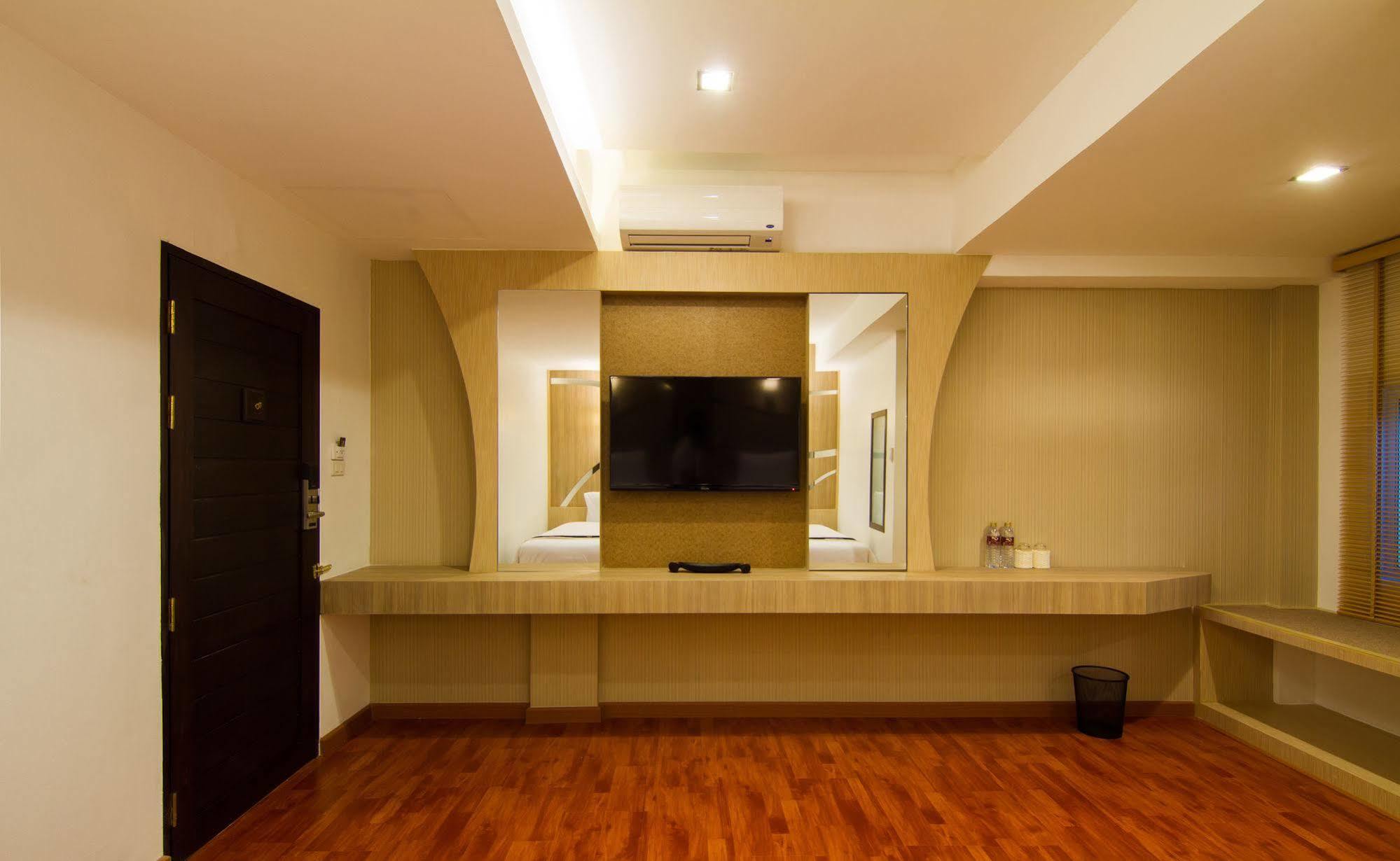 Delio Boutique Hotel Удон-Тхани Экстерьер фото